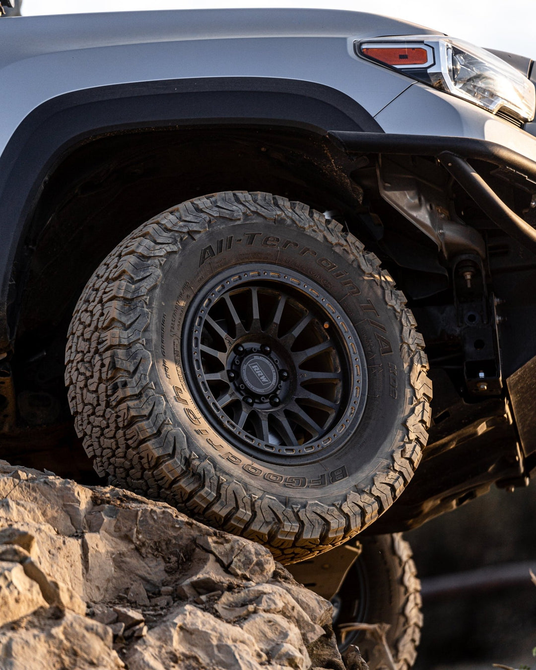 RR7-H 17x8.5 (6x5.5 | 6x139.7) Hybrid Beadlock | Toyota Tacoma / 4Runner - RRW Relations Race Wheels