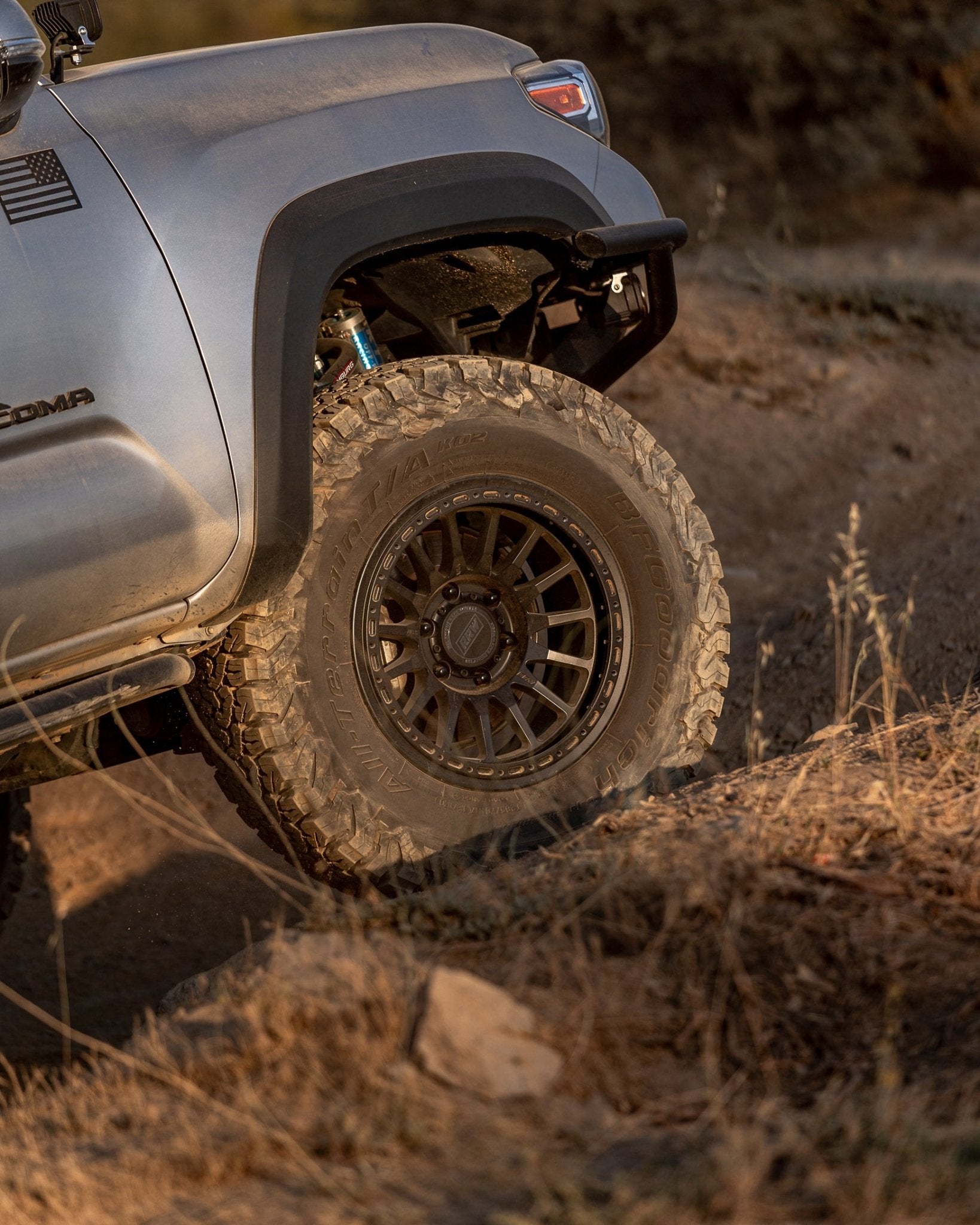 RR7-H 17x8.5 (6x5.5 | 6x139.7) Hybrid Beadlock | Toyota Tacoma